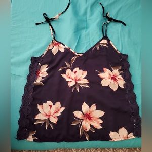 Floral tank top (size M)